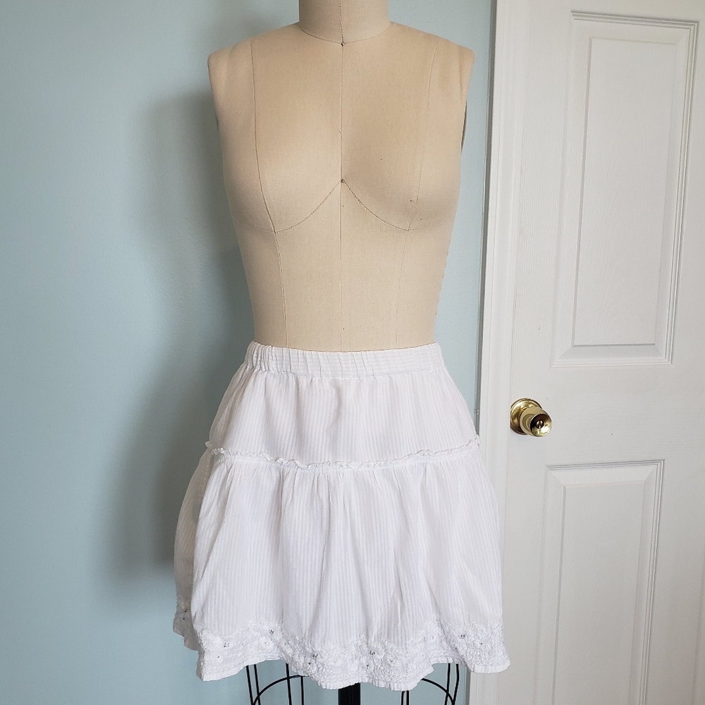 Vintage Y2K White Cotton Embroidered Mini Skirt, M